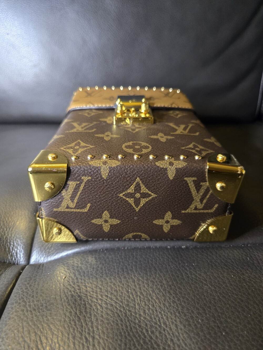 🛑SOLD🛑 Two Tone Reverse Monogram Camera Box/ Trunk Bag (RARE) - Picture 4 of 5